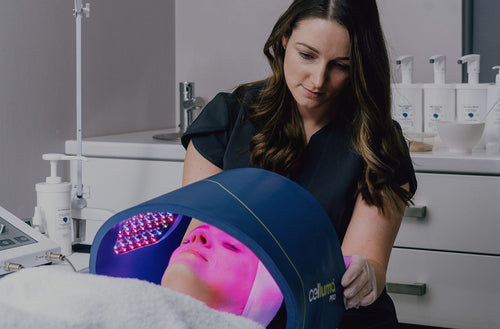 Celluma Licensed Professional providing light therapy treatment for wrinkles to patient
