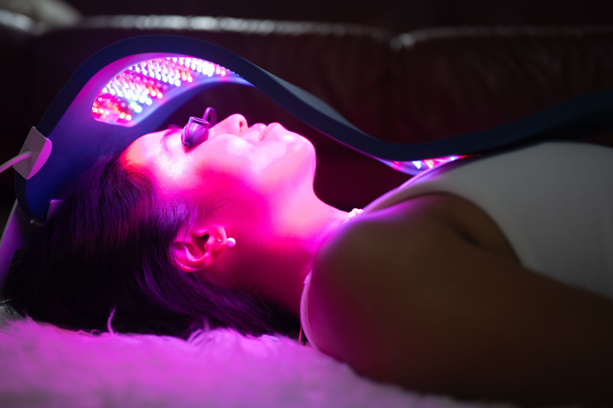 5 Myths About Red Light Therapy Debunked