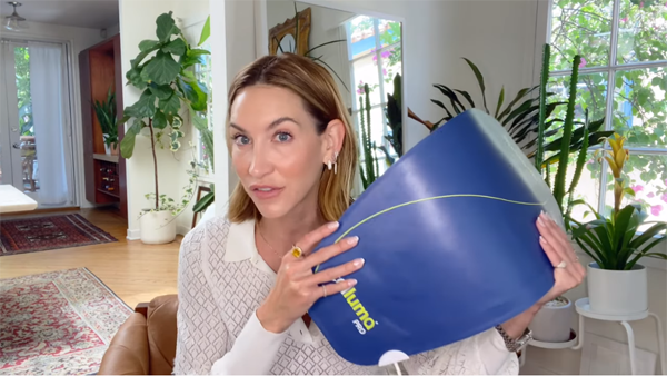 Nikki DeRoest with her light therapy device